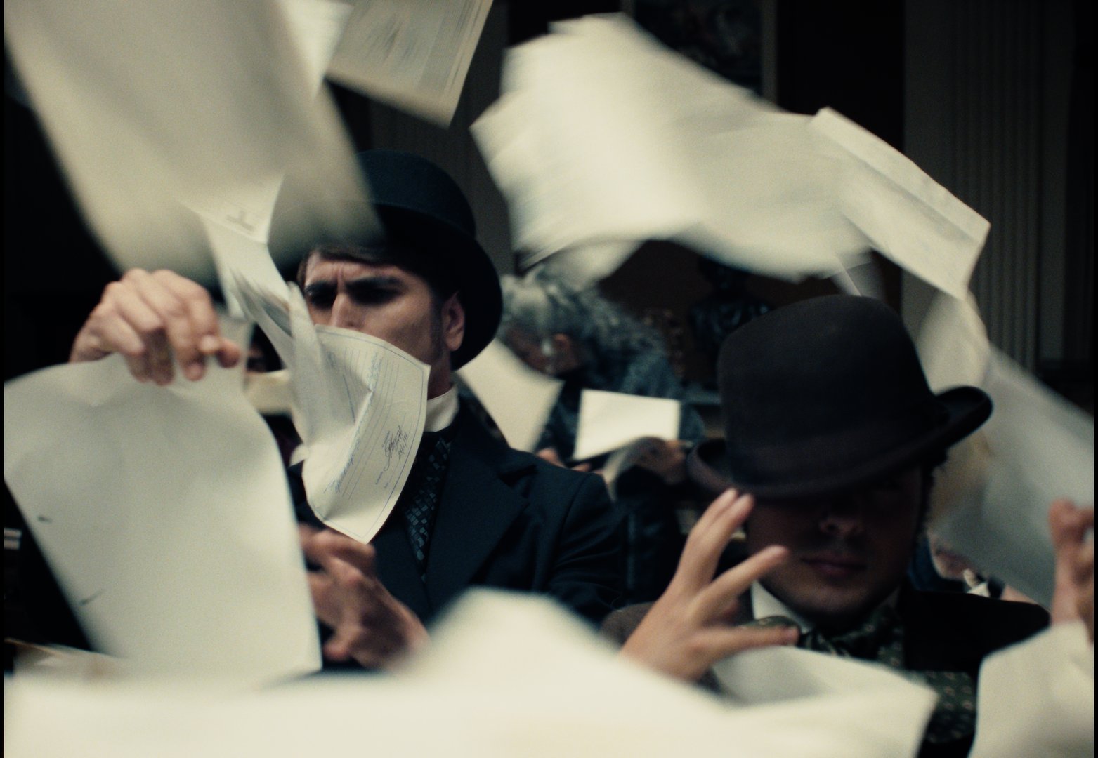MOEY_FUTURO_PAPELADA_STILL5.jpg