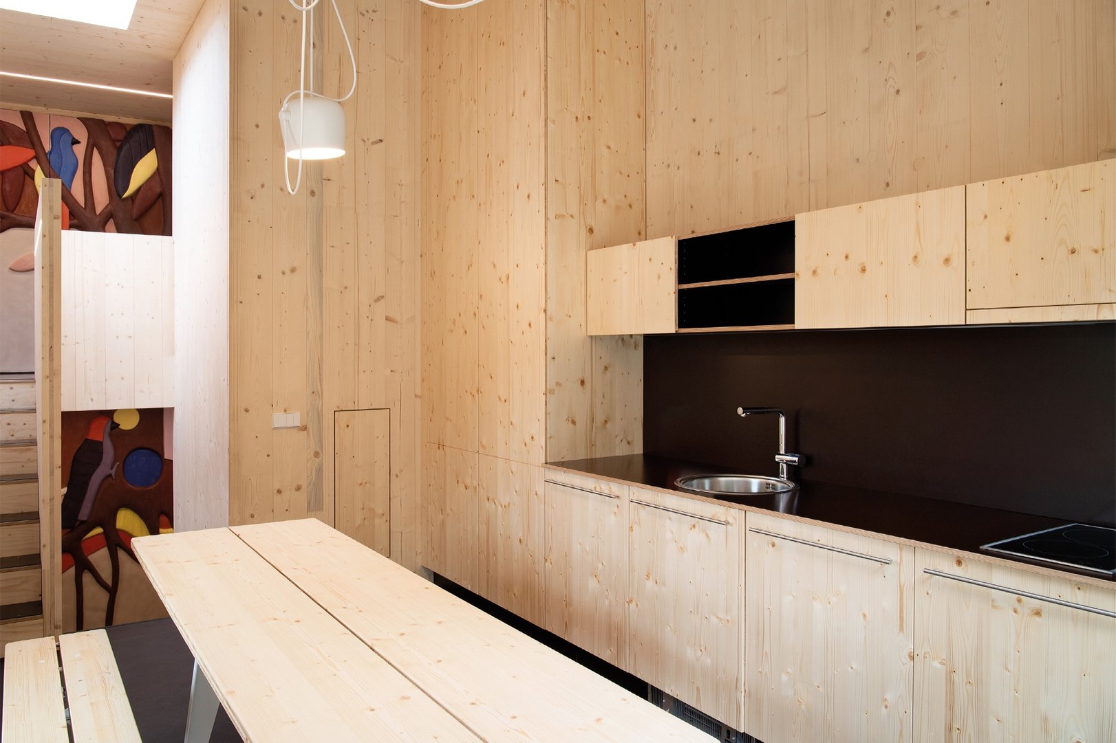 003 kitchen.jpg