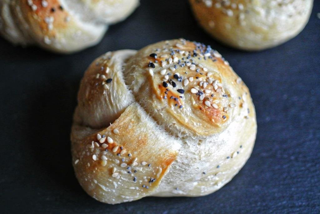 Feine Quark-Brötchen mit langer Teigführung - bequem über Nacht gehen lassen