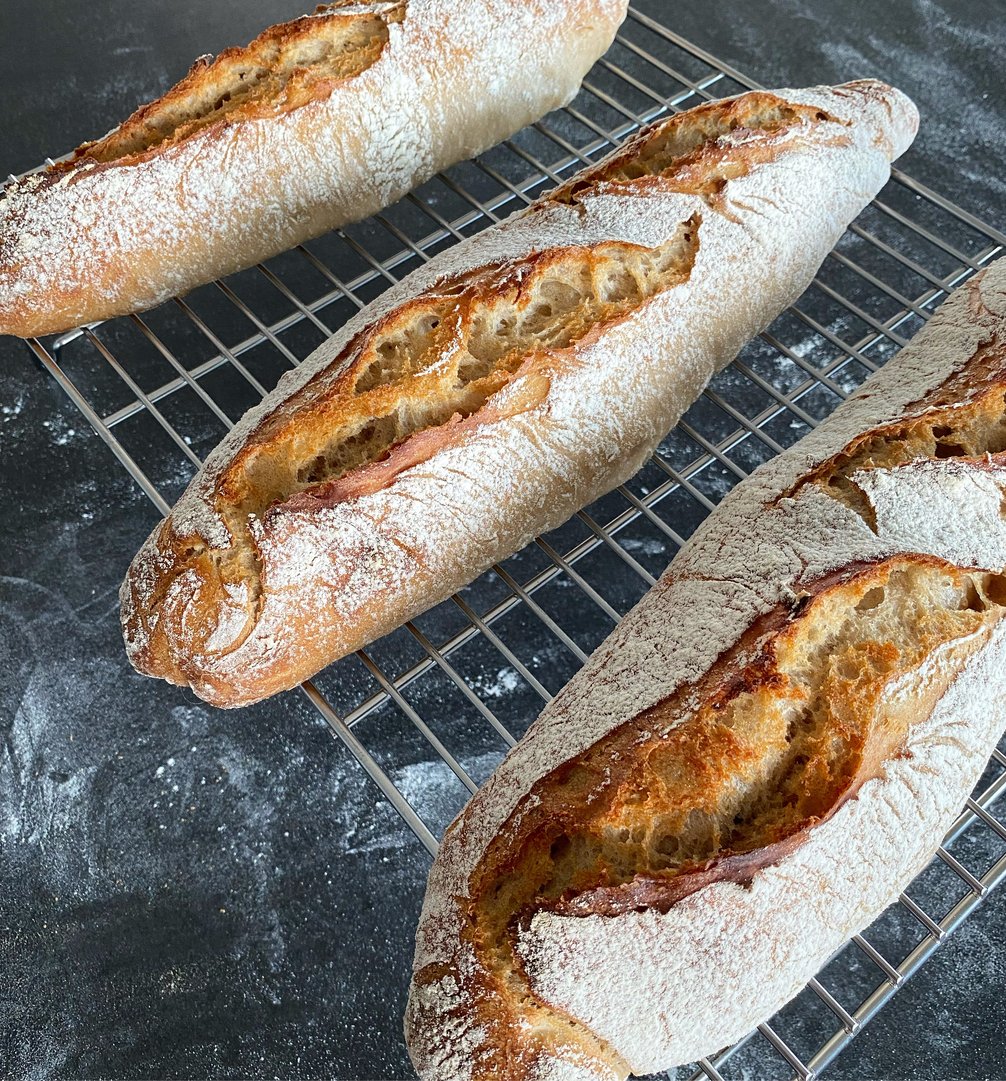 Traditionelle Baguettes mit Sauerteig