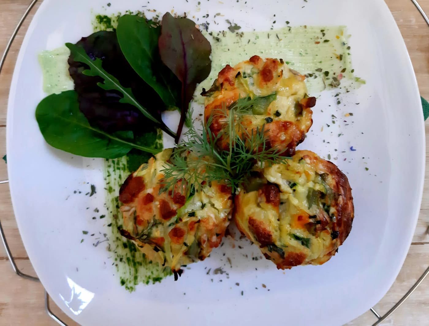 Titelbild zu Pikante Eier-Muffins