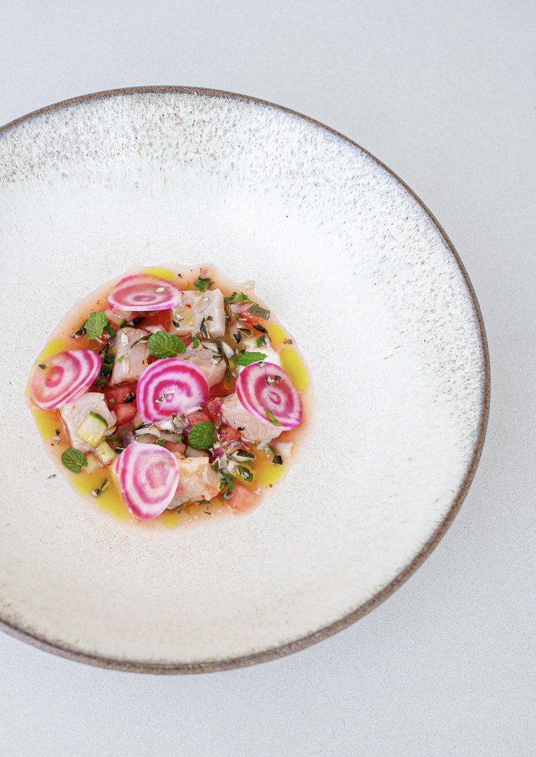 Sommer Ceviche vom Saibling mit Wassermelone und Chioggia Beete