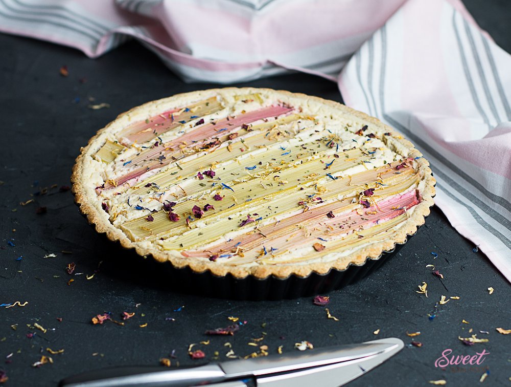 Titelbild zu Rhabarber-Cheesecake-Tarte (vegan)