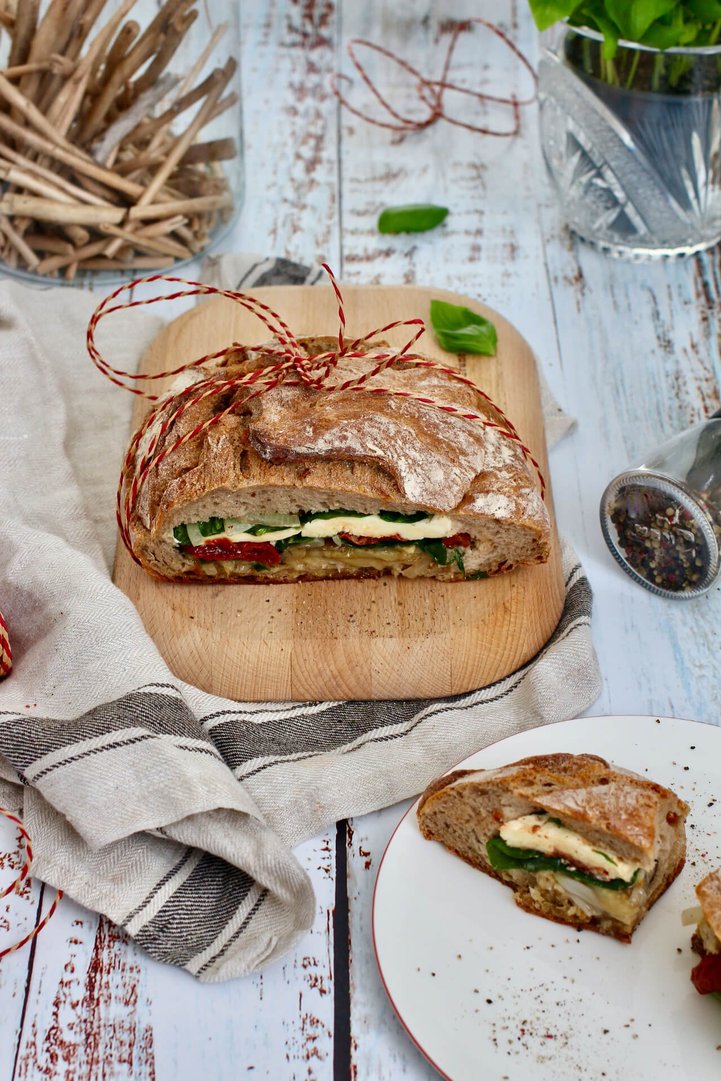 Mediterranes Picknickbrot
