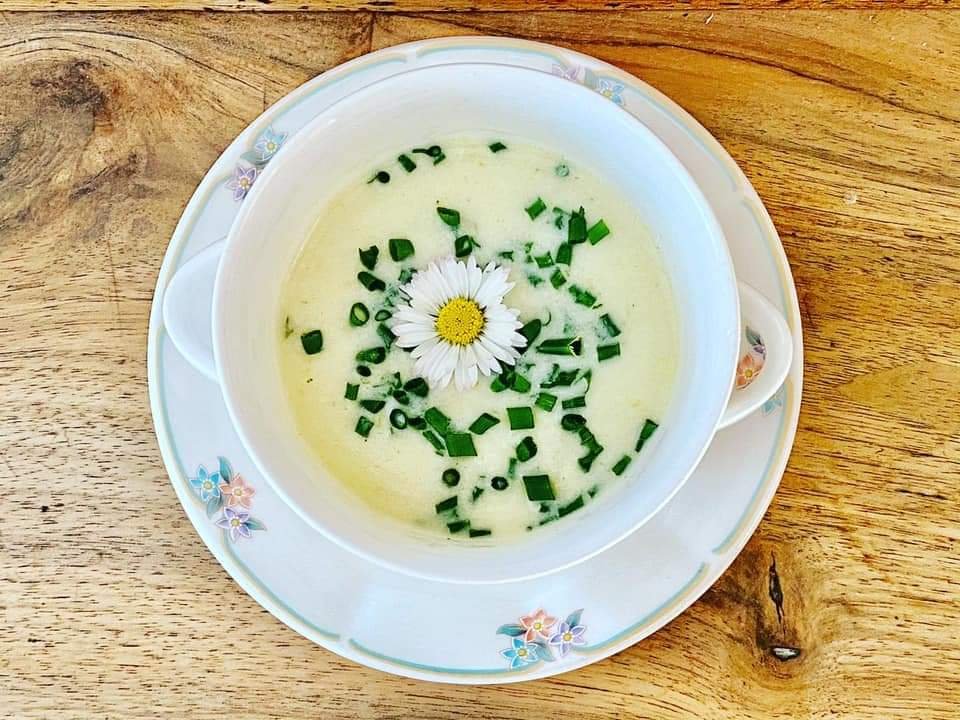 Titelbild zu Vorarlberger Käsesuppe