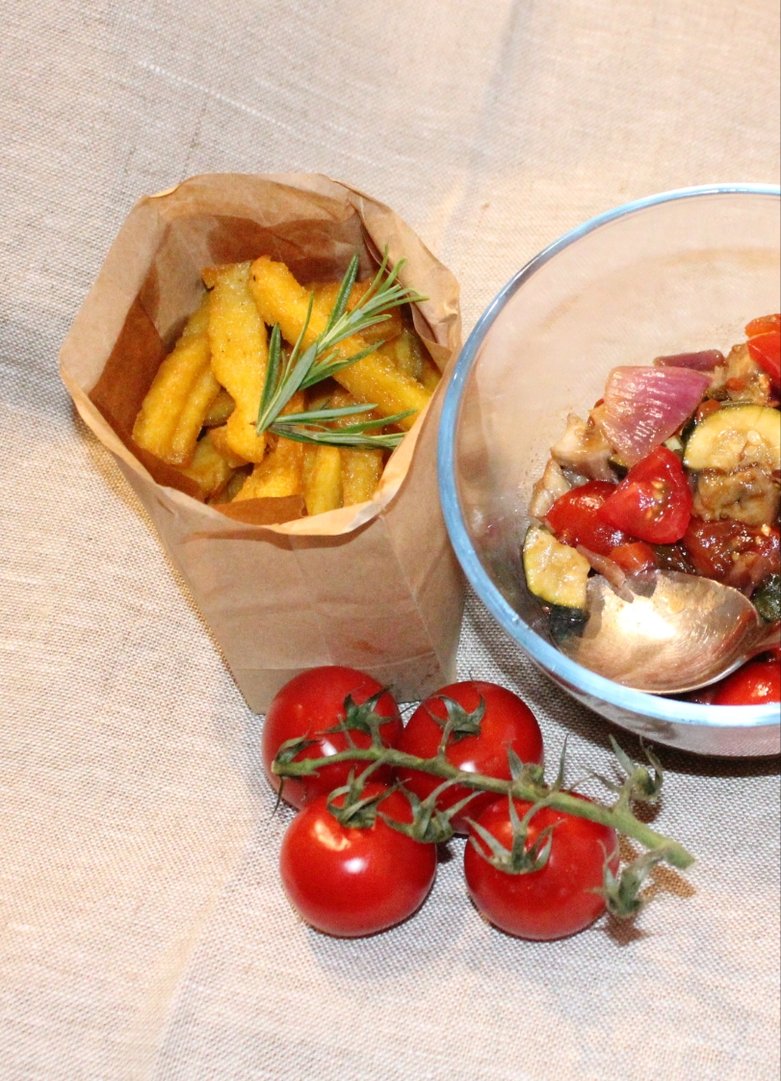 Saures Ofengemüse mit Polentapommes