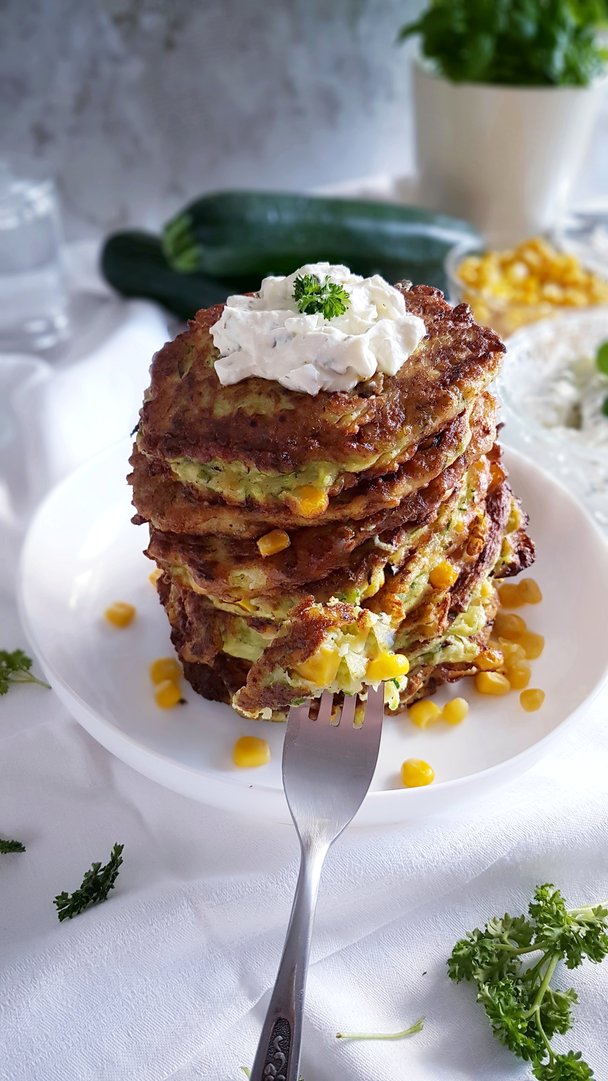 Titelbild zu Die besten Zucchini Puffer der Welt