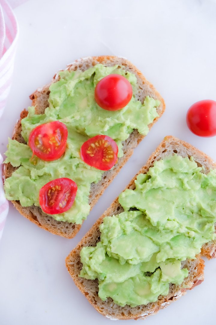 Titelbild zu 5 Minuten Avocado Toast | einfach & lecker