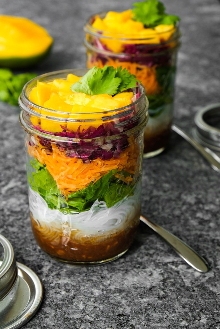 ERFRISCHENDER SOMMERROLLEN SALAT TO GO
