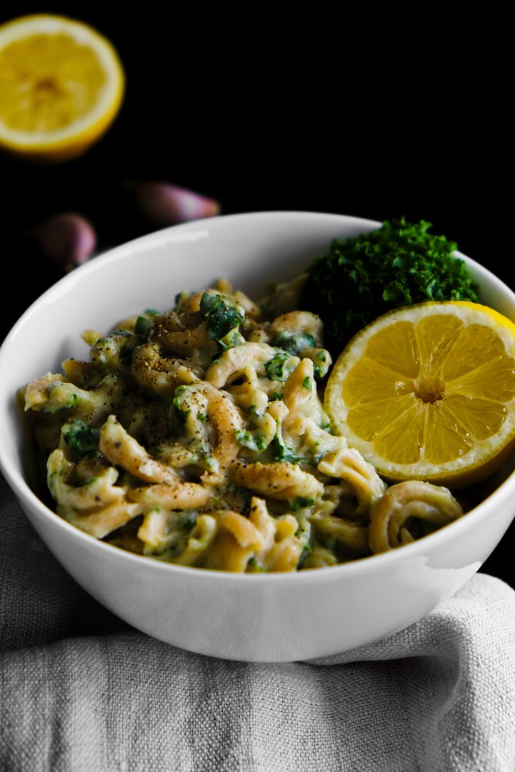 Titelbild zu - 4.4kg CO2: VEGANEN ALFREDO KARFIOL NUDELN