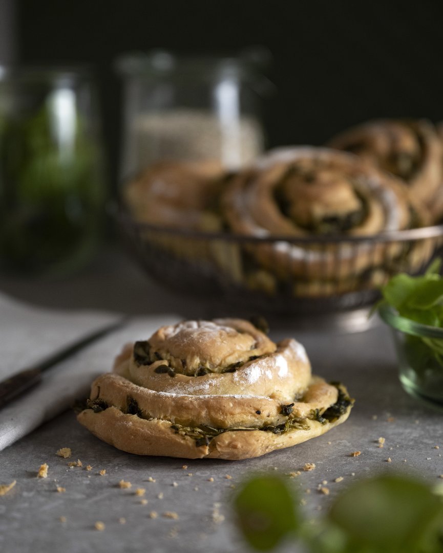 Titelbild zu Brot-Schnecken mit Salat