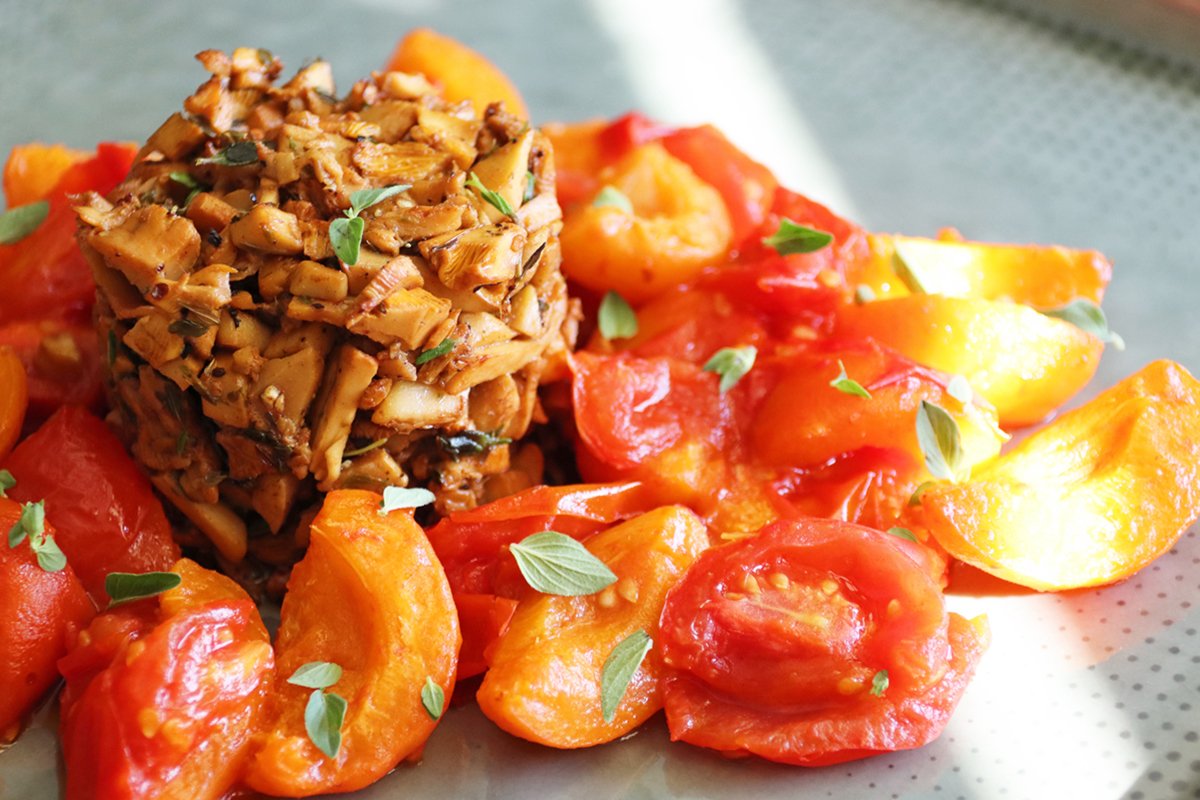 Titelbild zu Eierschwammerl-Tatar mit Tomaten & Marillen