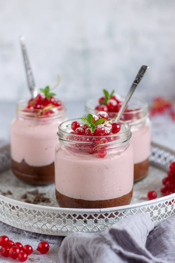 Himbeer-Ribisel-Torte im Glas