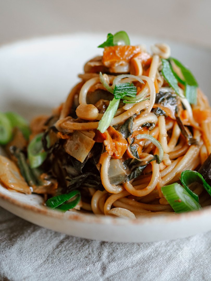 Erdnuss-Mangold-Pasta