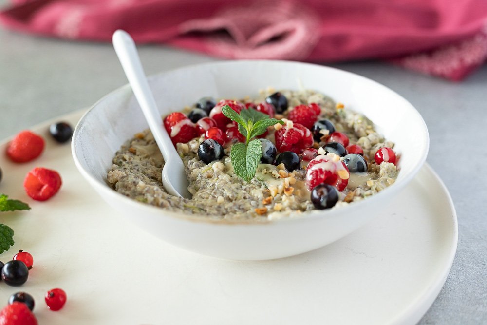 Süßer low carb Zucchini Porridge (zuckerfrei & glutenfrei)