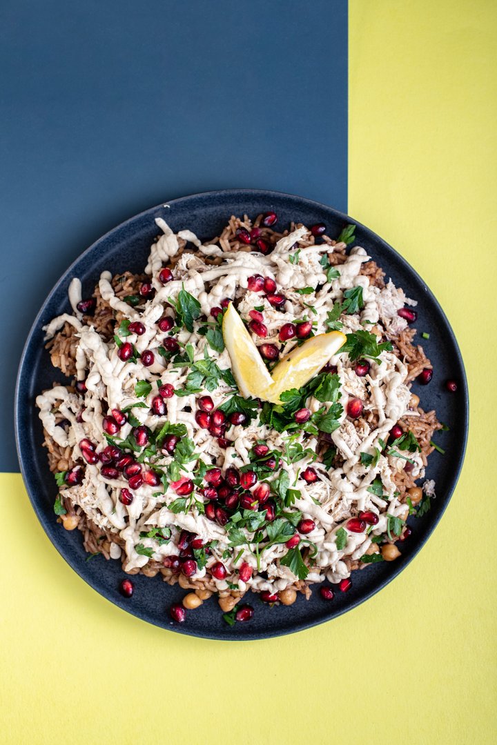 Hühnchen auf Gewürzreis mit Baharat & Tahini Dip