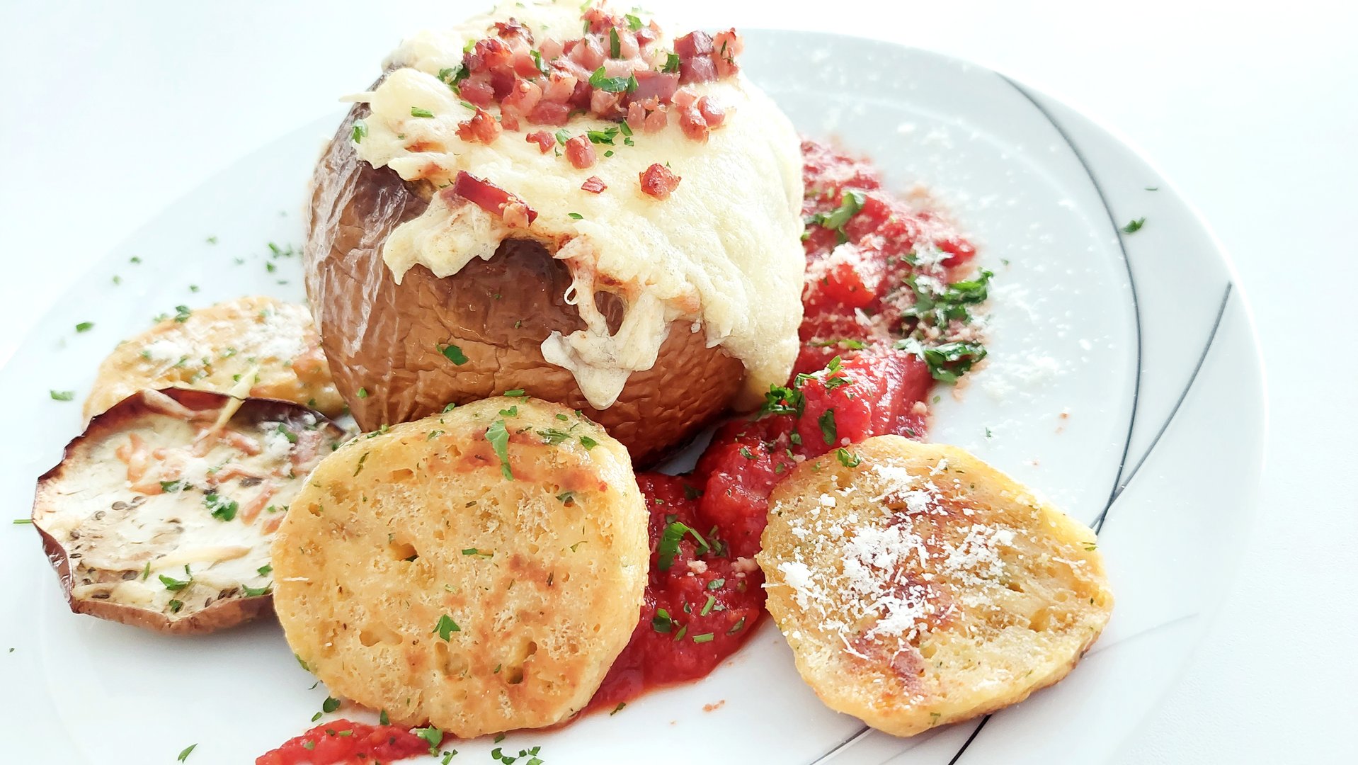 Mediterran gefüllte Aubergine