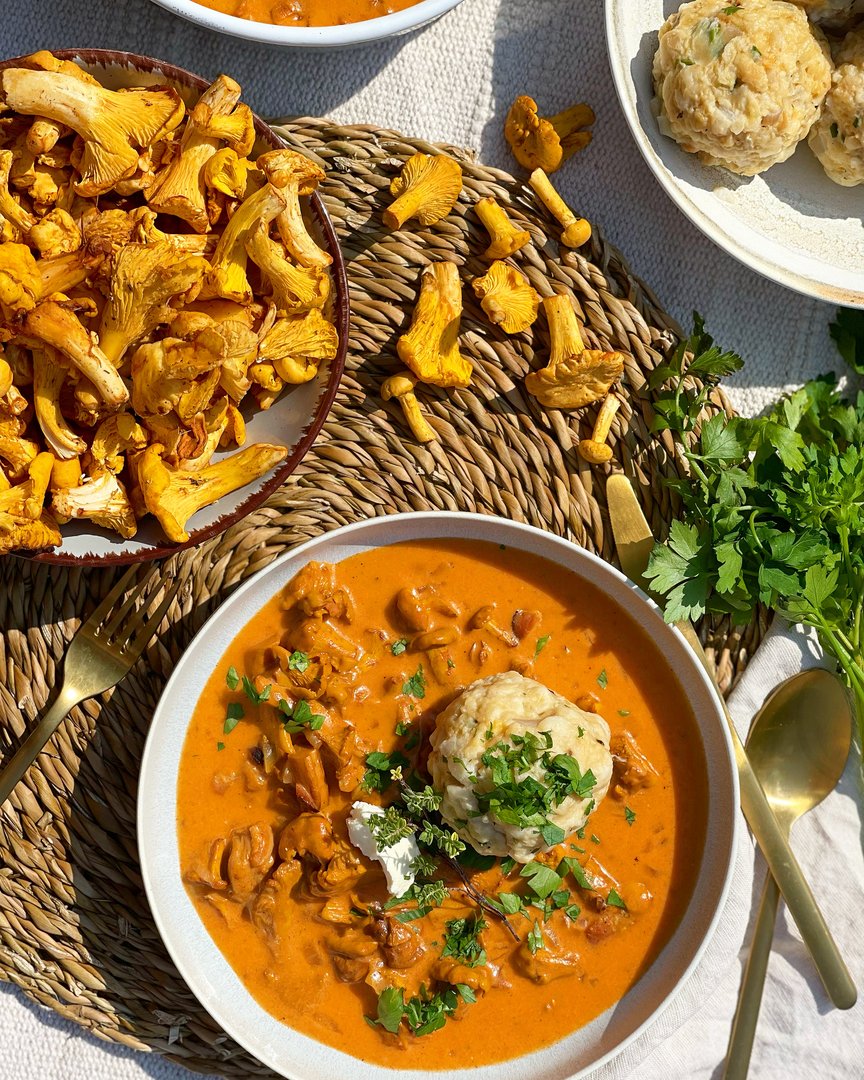 Eierschwammerlgulasch „Wiener Art“