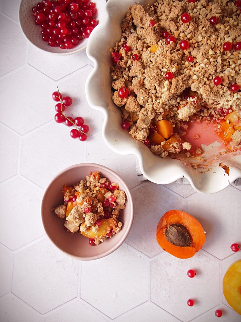 Aprikosen Johannisbeer Crumble