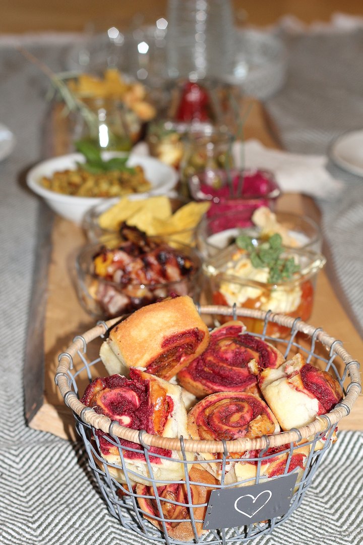 Rote Rohnanschnecken mit Allerlei