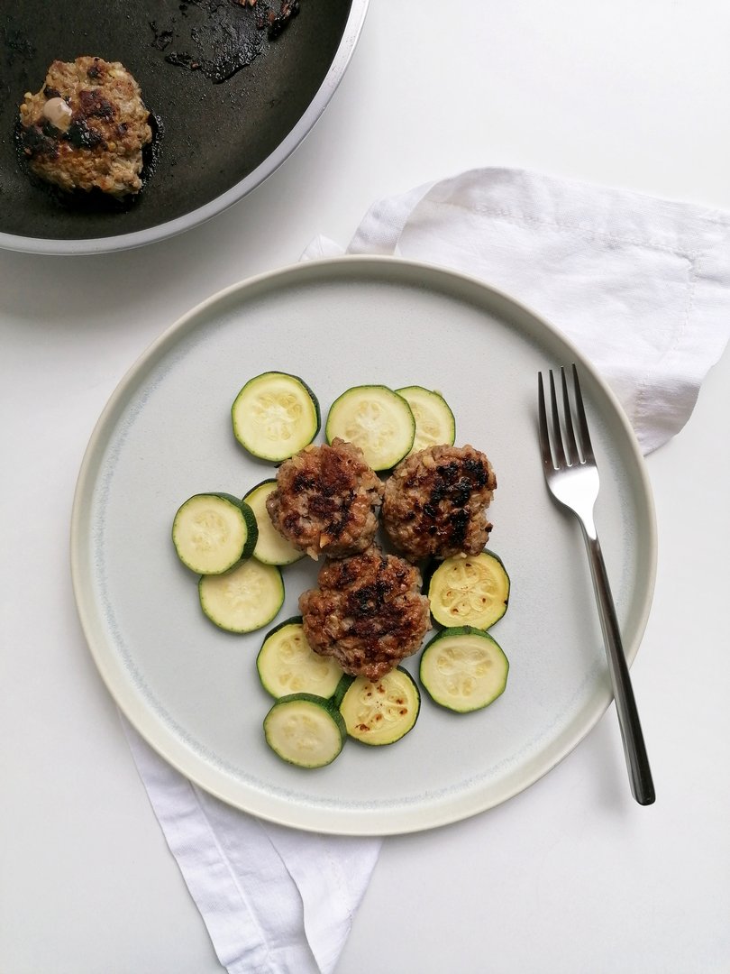 Zweierlei Burger - für Veganer als auch Fleischesser
