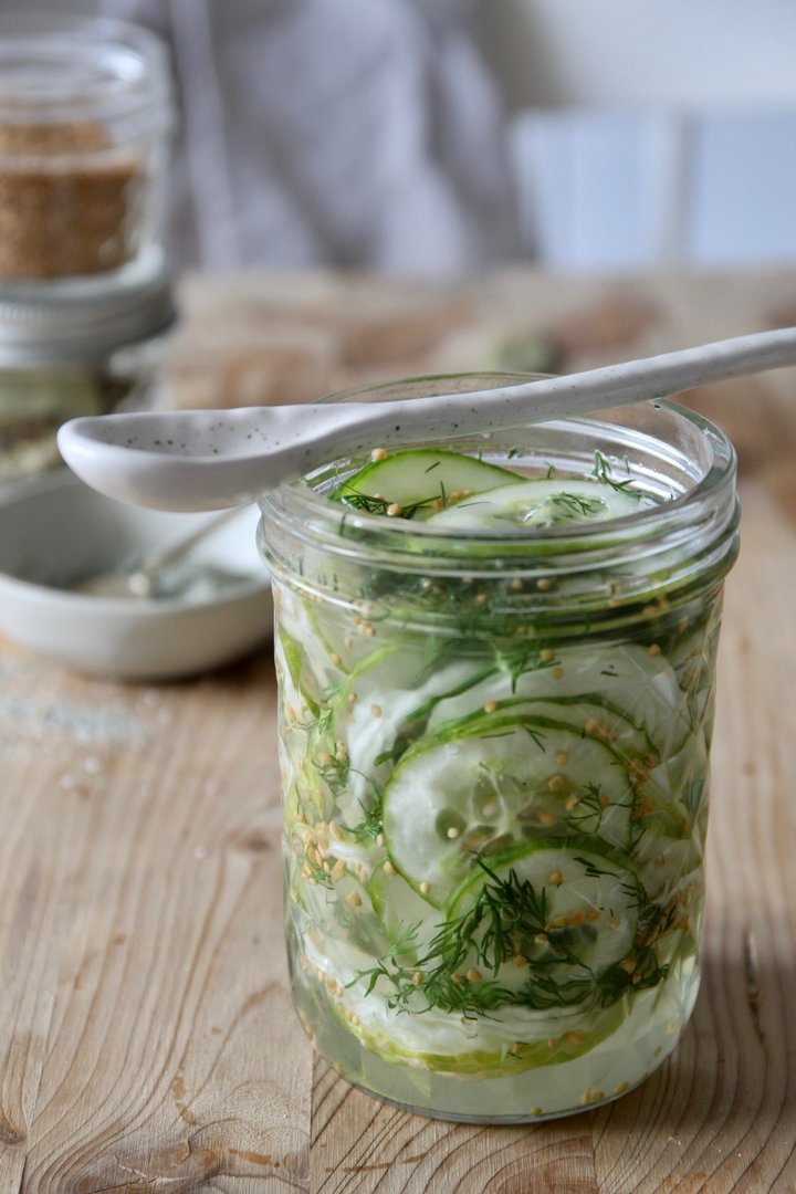 Süß-sauer eingelegte Gurken