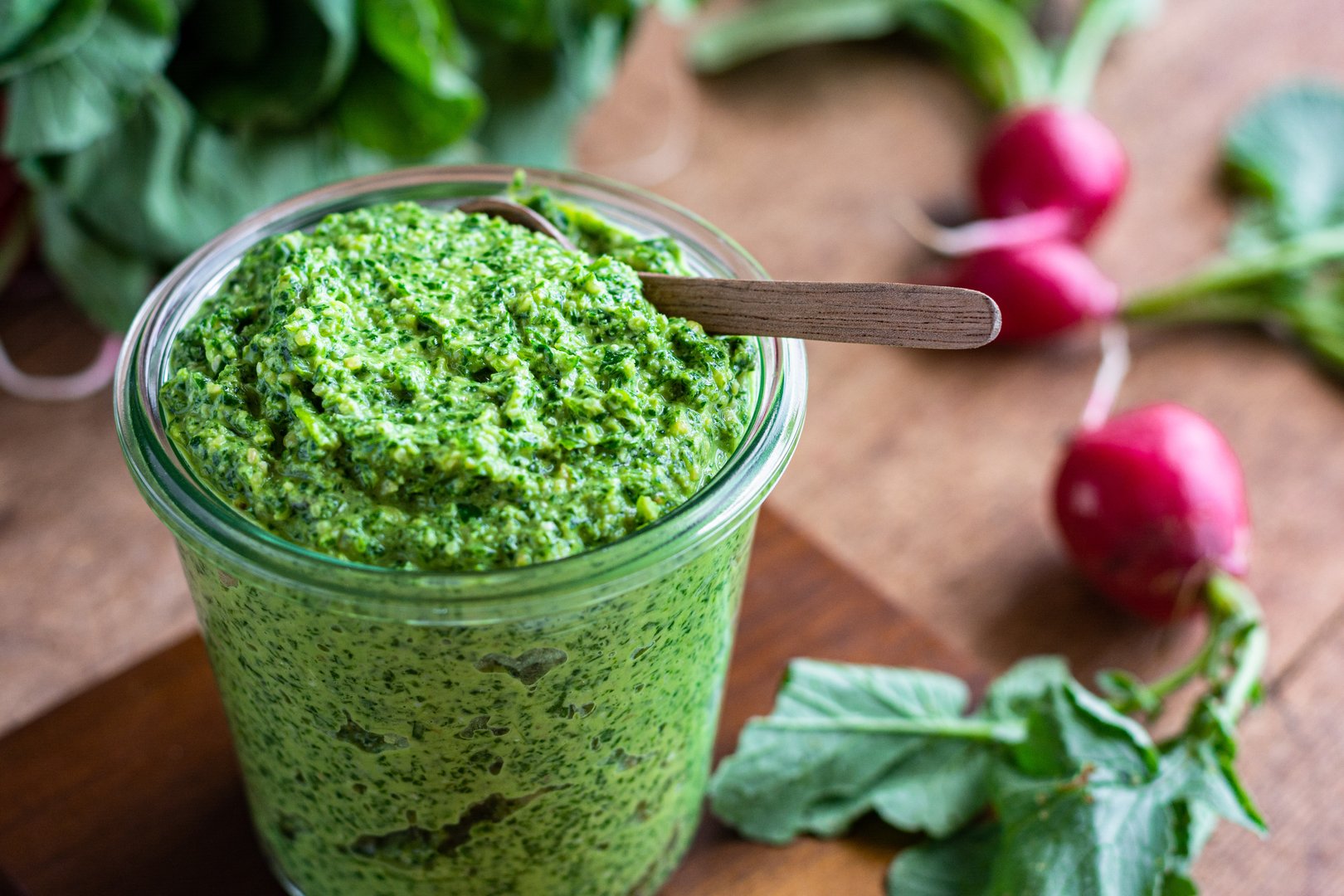 Radieschengrün-Pesto