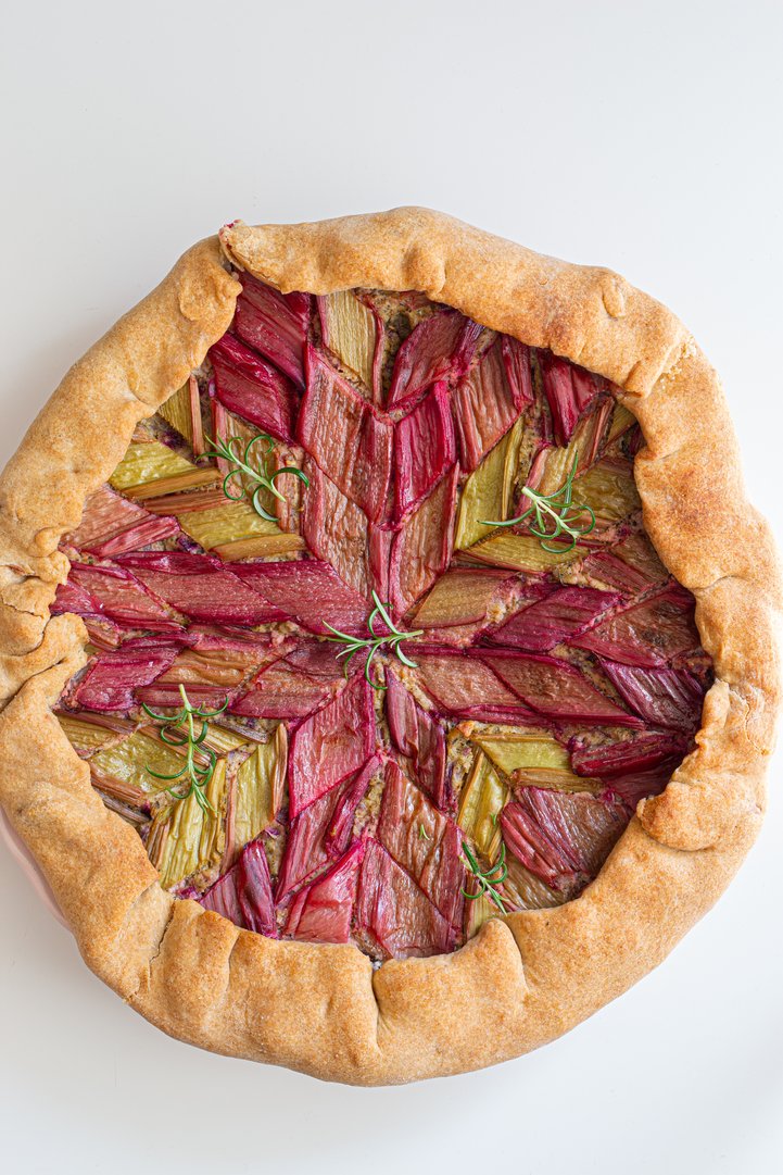 Herzhafte vegane Rhabarber Galette