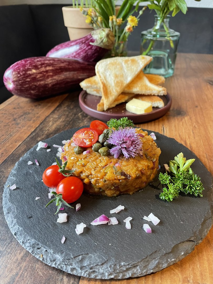 Melanzani Tatar als Alternative zu Fleisch