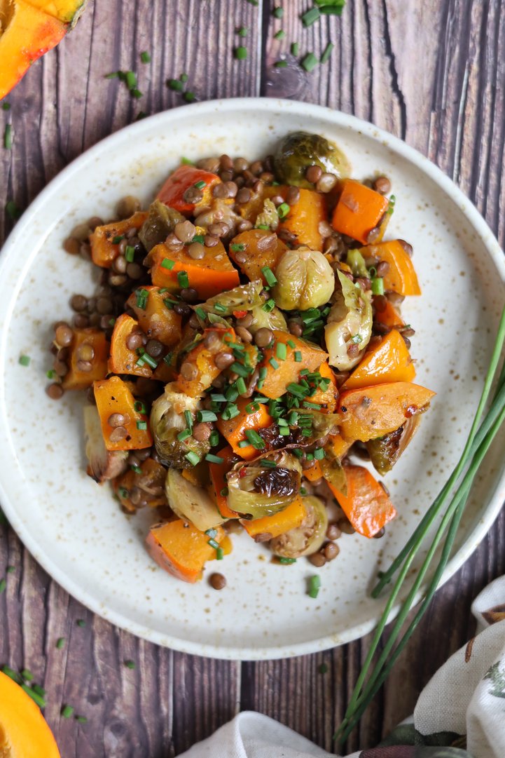 warmer Linsensalat mit Kürbis und Kohlsprossen