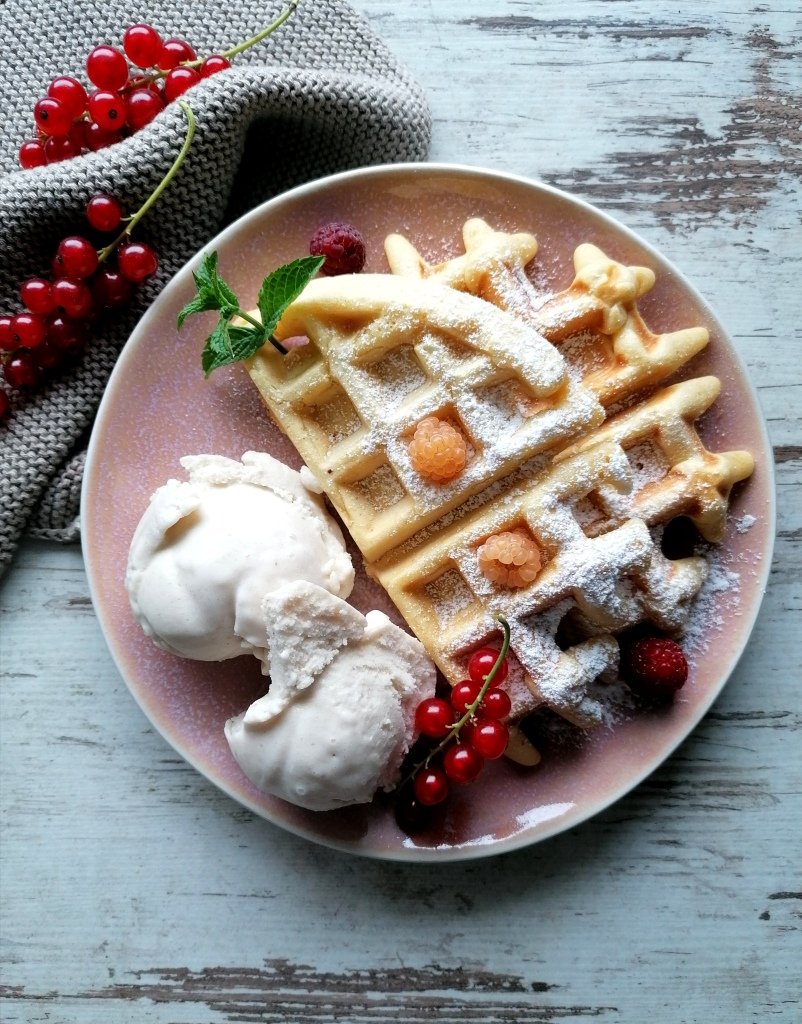 Luftige Waffeln mit herrlichem Bananeneis 🍌