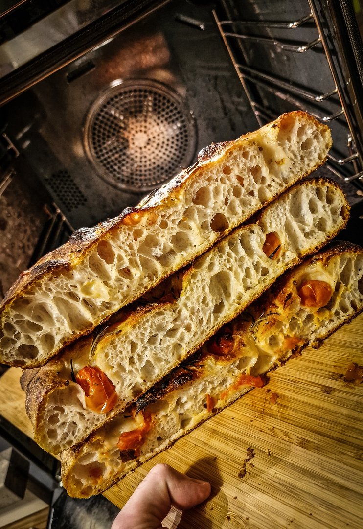 WTF...What The Foc-accia: Open Crumb Focaccia mit Pasta Madre Biga