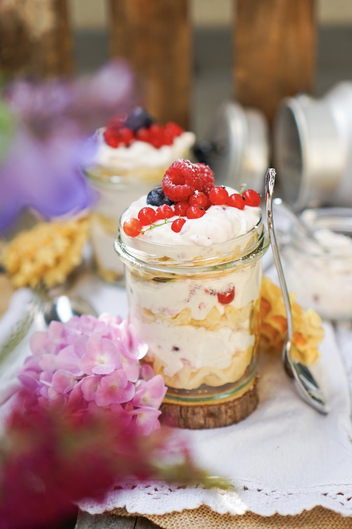 Waffel - Schichtdessert mit Beeren Topfencreme