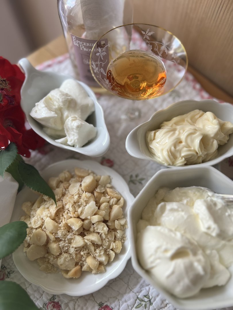 Krabbencocktail mit Rosenblüten