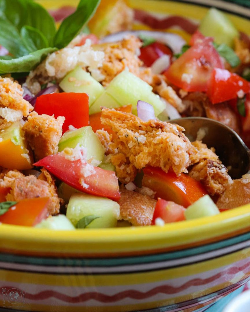 Panzanella toscana mit altem Brot