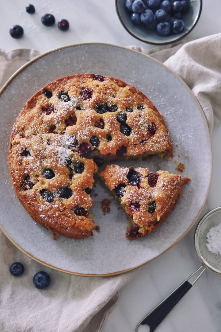 Sommerlicher Beerenkuchen - vegan & mit Vollkorn