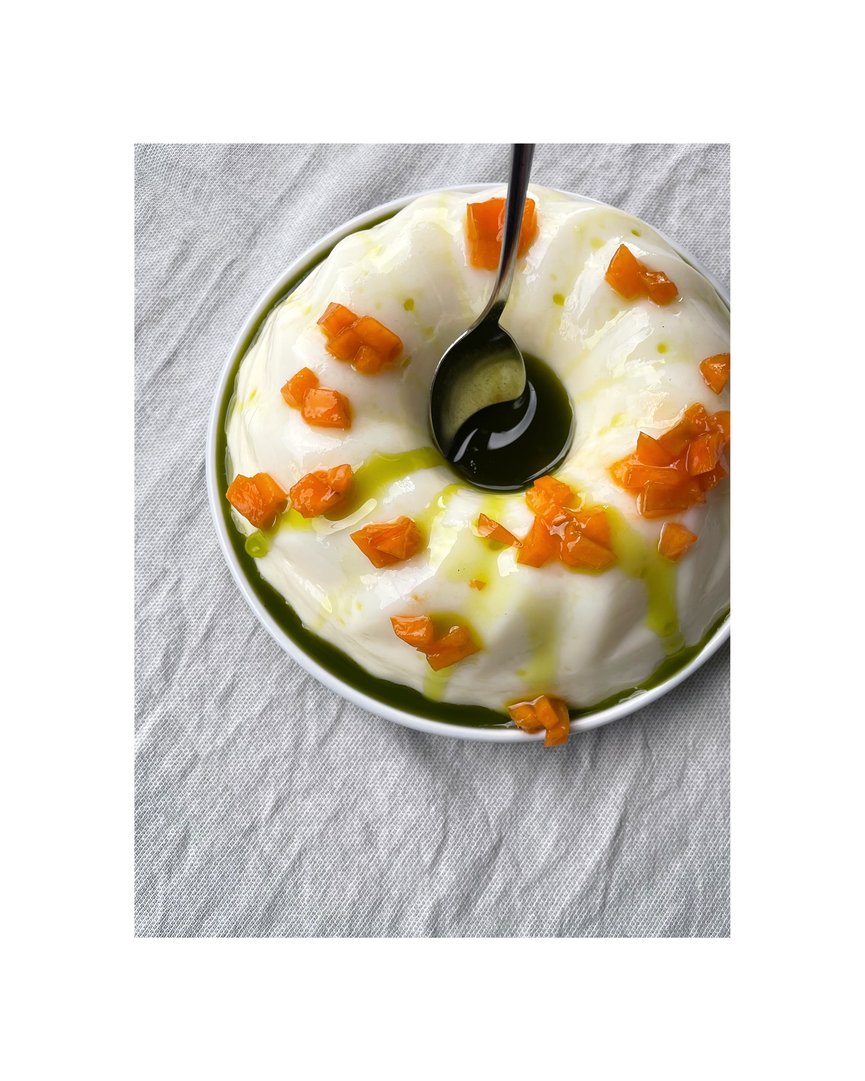 Feigenblatt Panna Cotta mit Marillen und Feigenblattöl
