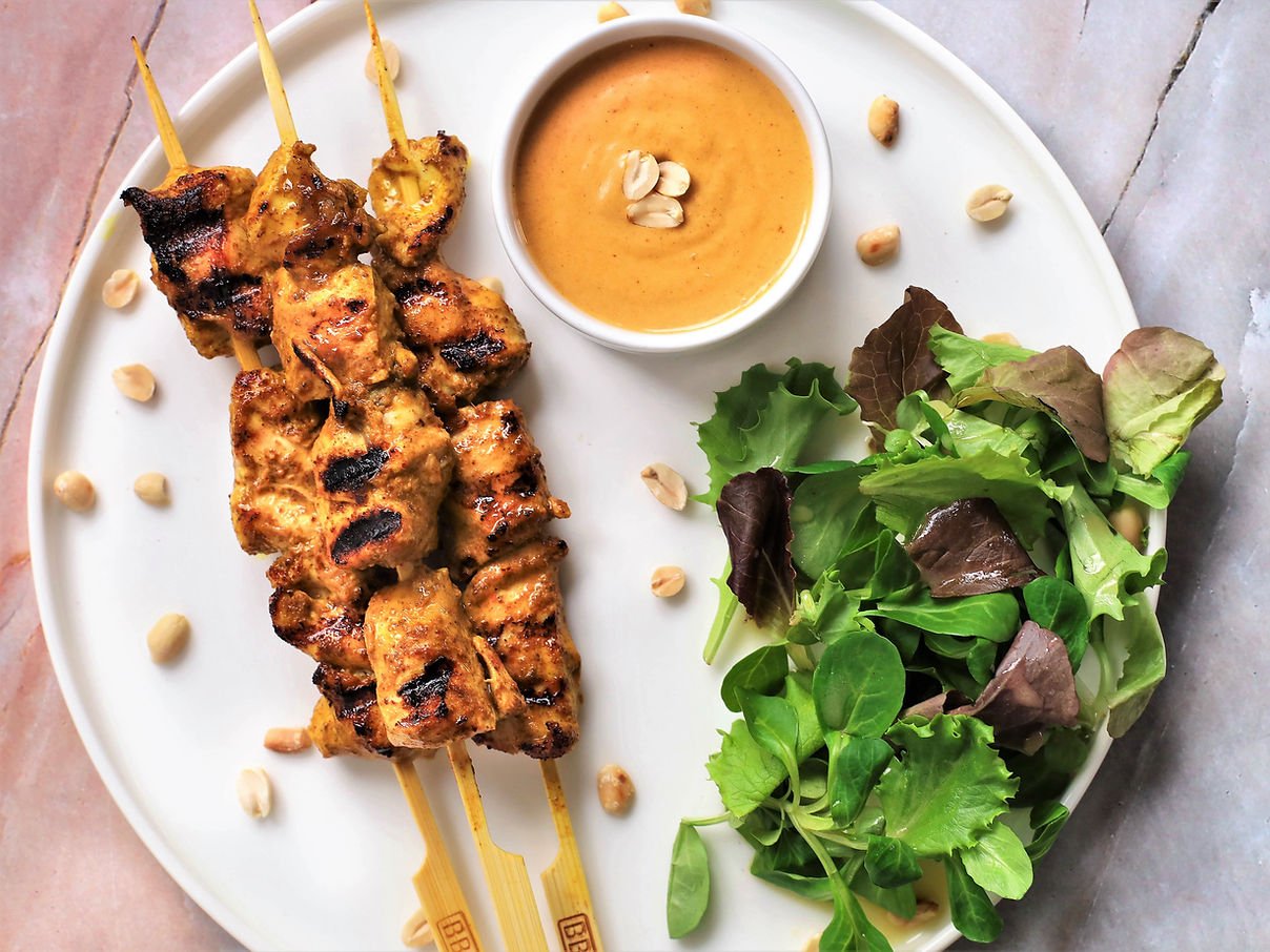 Chicken satay mit Erdnussdip
