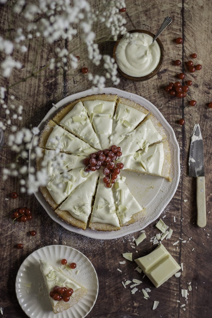 Zitronenkuchen mit weißer Schokoladecreme