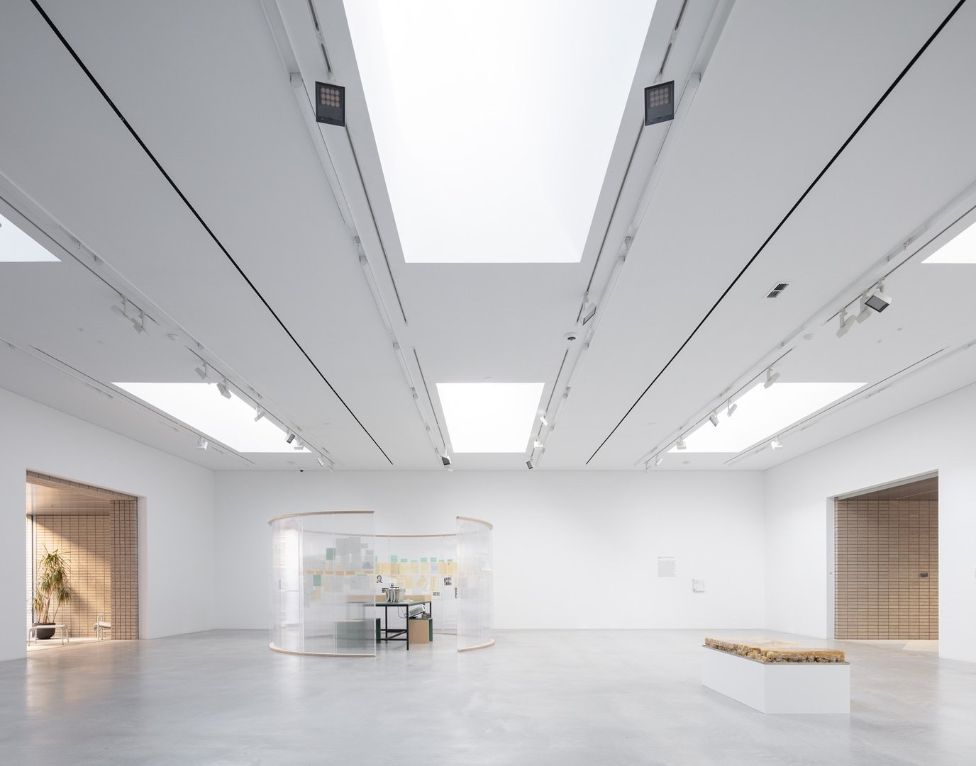 2 Amant SO-IL_Naho Kubota.jpg