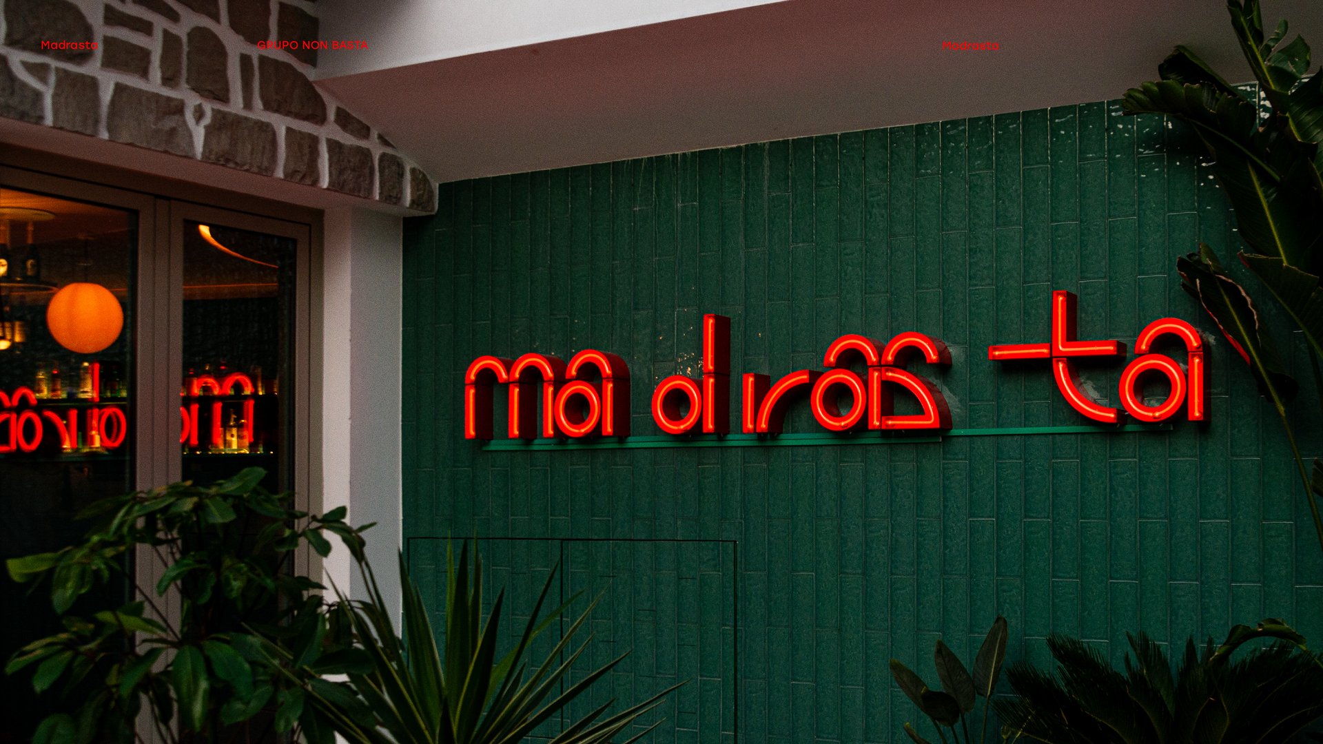 05-MADRASTA-2A2Design-Branding-Logotipo-1920x1080.jpg