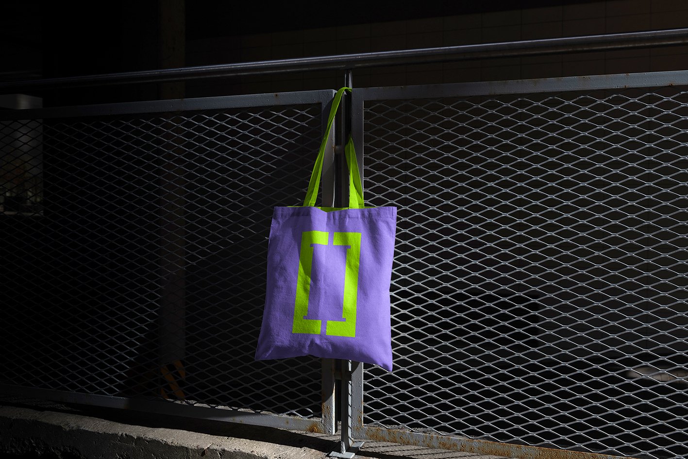 4-HE-TOTE.jpg
