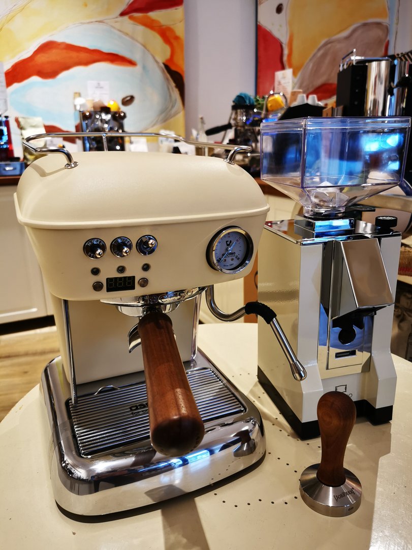 ÖsterreichsHändler-CremeDesign.jpg