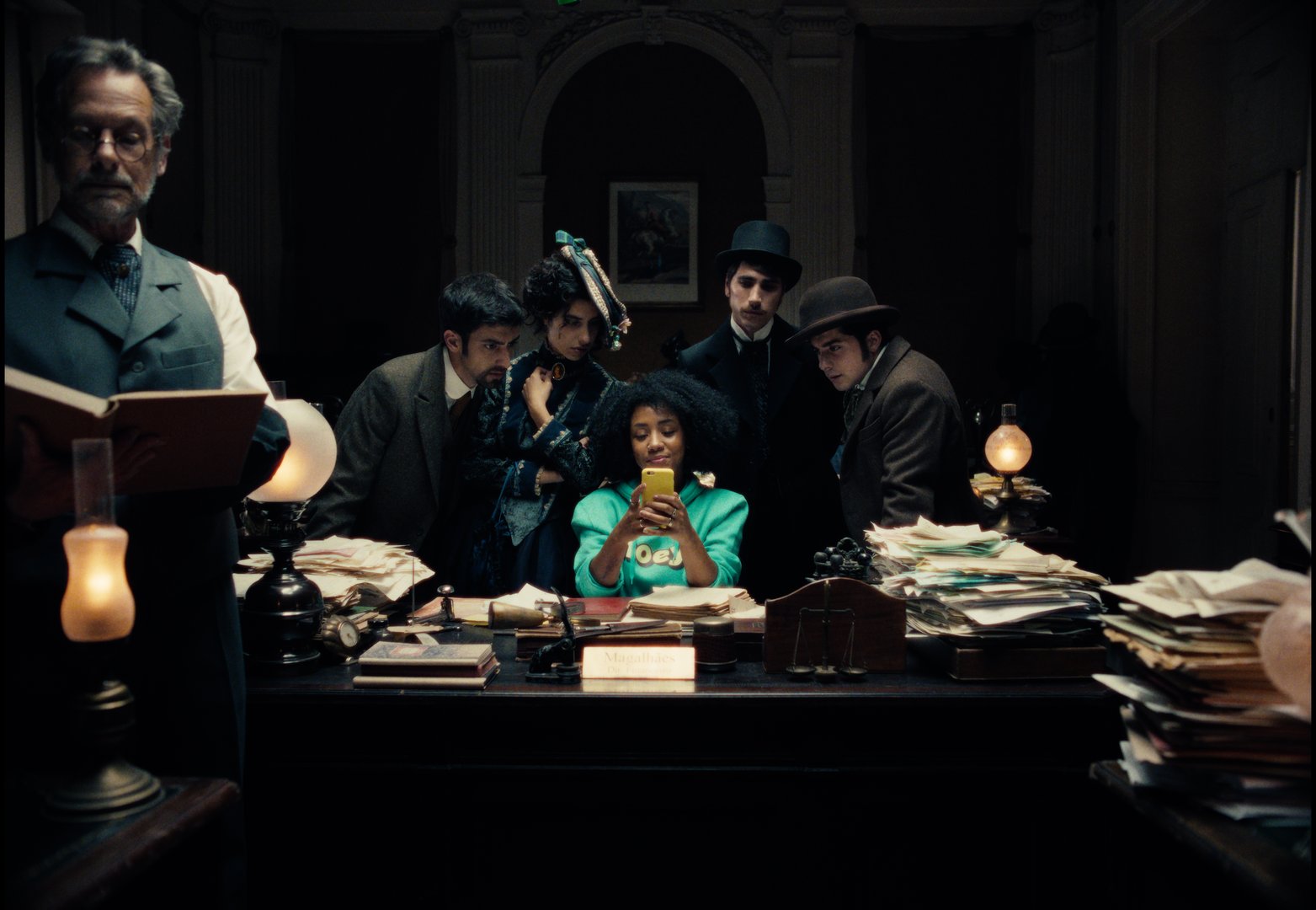 MOEY_FUTURO_PAPELADA_STILL2.jpg