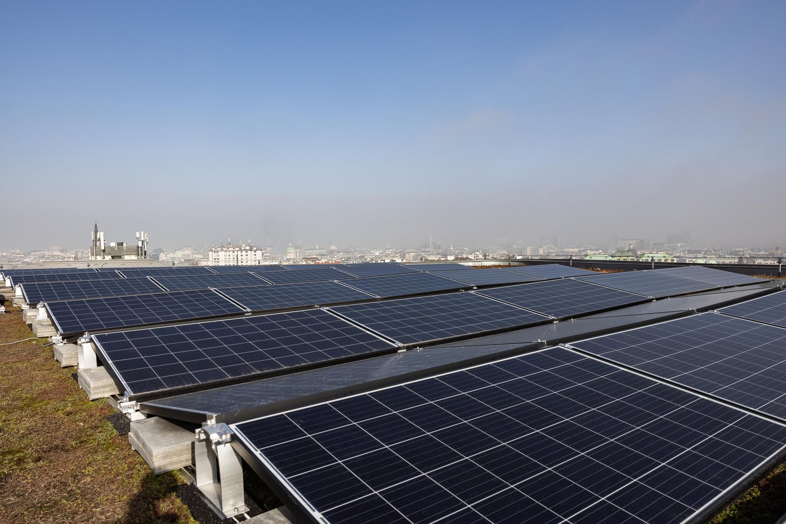 Errichtung einer PV-Anlage am Erste Campus