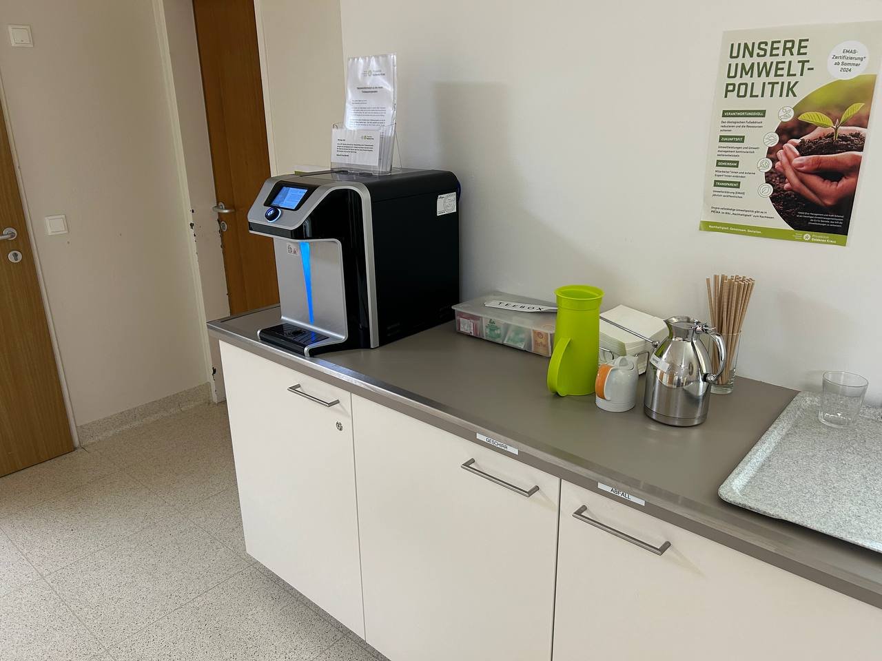 Titelbild zu Umstellung Mineralwasserflaschen auf Wasserspender