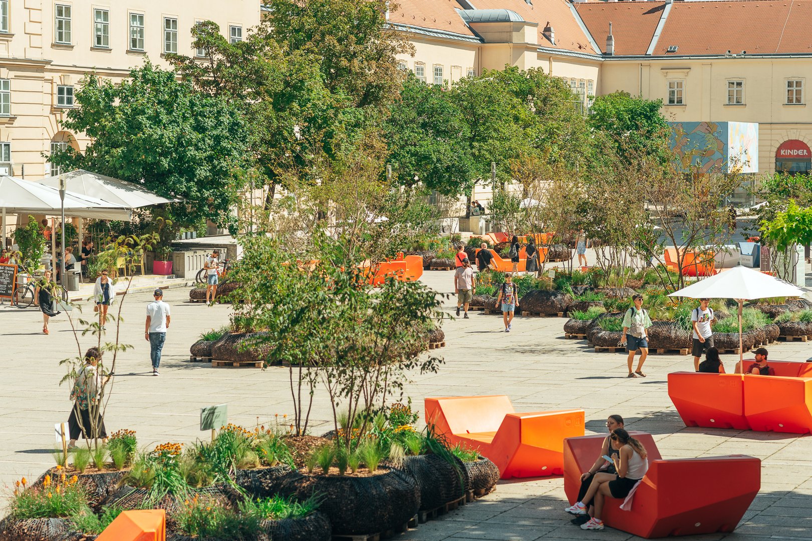 Titelbild zu MQ goes Green - Begrünung des MuseumsQuartiers