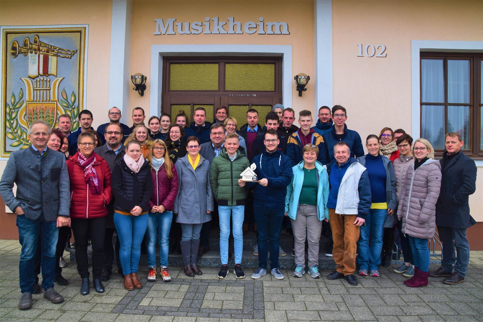 Raus-aus-dem-Öl-Gruppenfoto.JPG