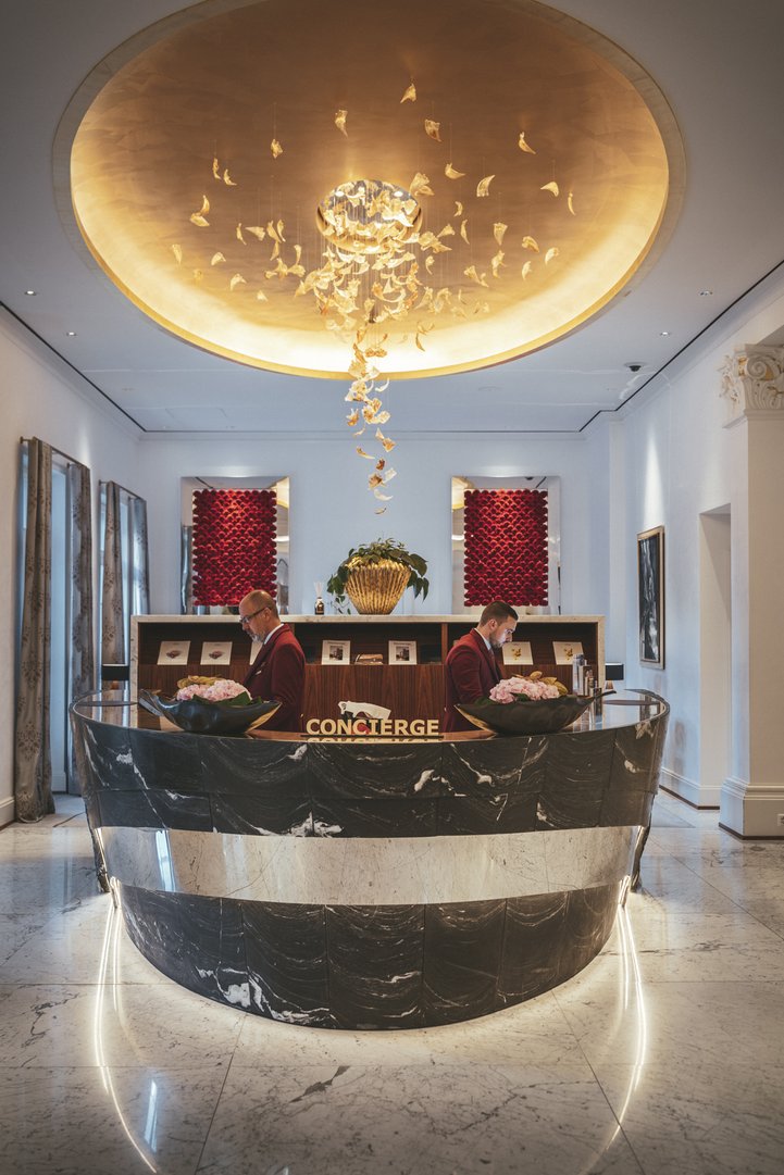 Symetrie am Concierge-Desk