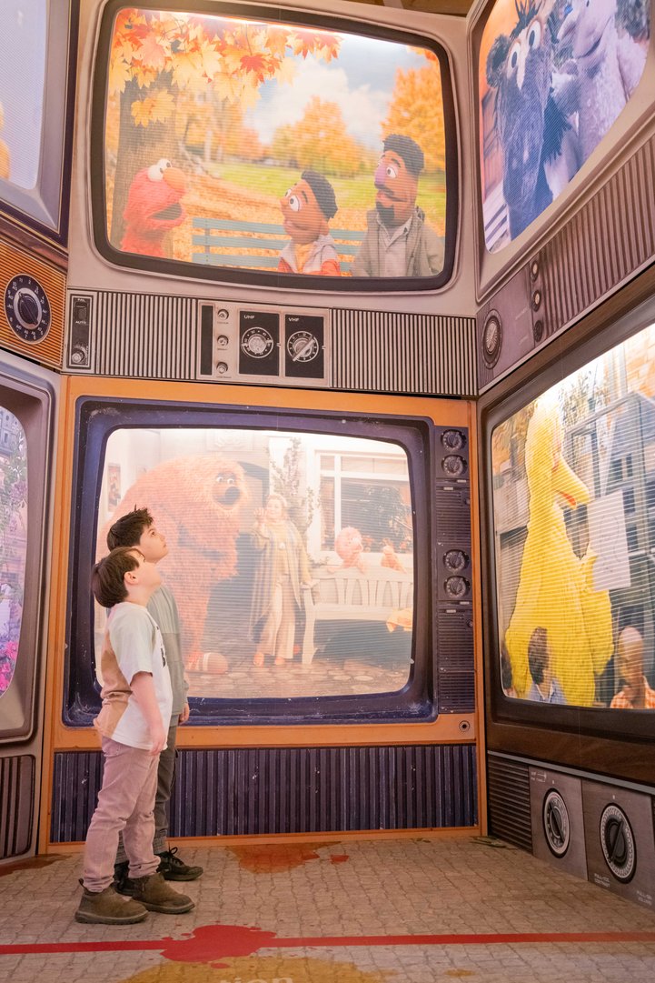 Titelbild zu 50 Jahre Sesamstraße in Deutschland - Sonderausstellung im Auswanderermuseum BallinStadt